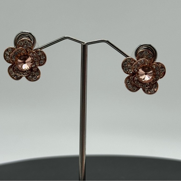 Rose Gold Crystal Flower Post Earrings Made With Swarovski Crystals - Picture 14 of 16